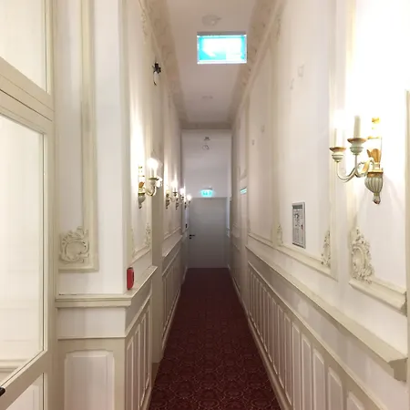 安兹阿泊特科酒店 4* 拉恩河畔林堡