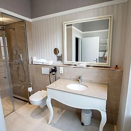 فندق Amts-apotheke 4*