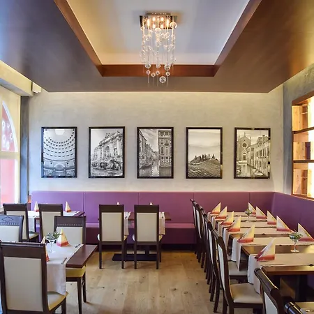 安兹阿泊特科酒店 4*