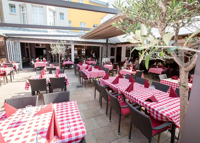 Amts-apotheke Hotel 4*