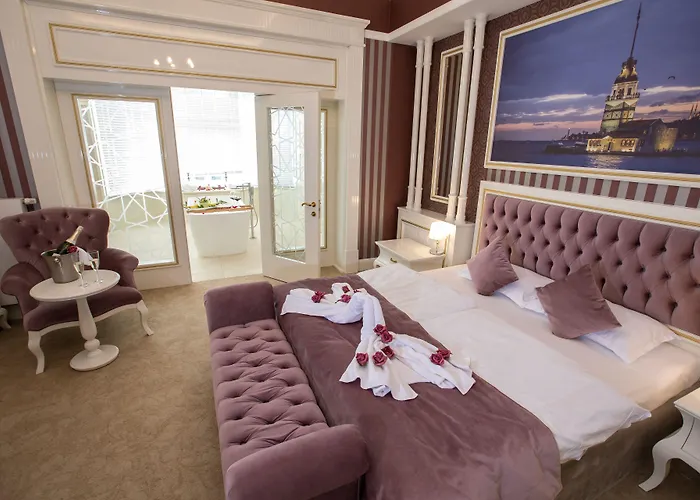 Amts-apotheke Hotel 4*