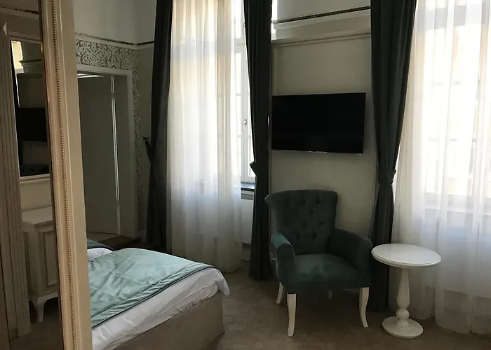 Hotel Amts-apotheke 4*